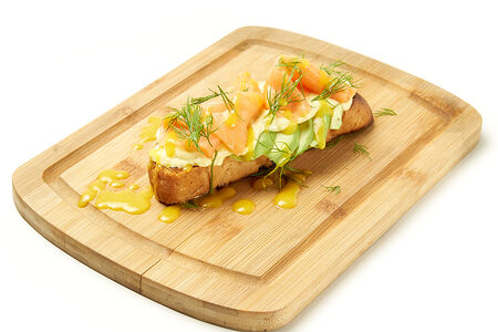 Брускетта с лососем