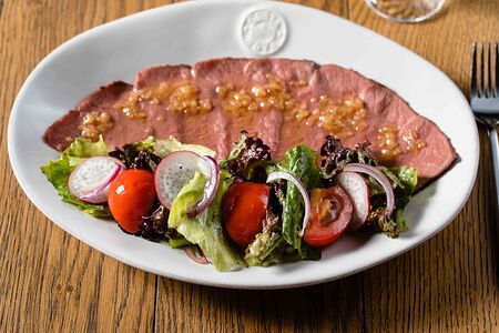 Салат Пикантный с ростбифом