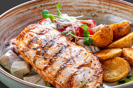 Куриная грудка с рататуем