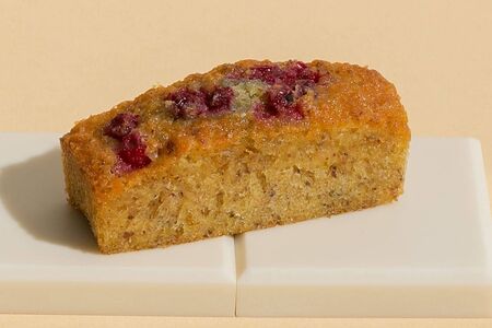 Финансье Брусника-апельсин из кондитерской Flan 