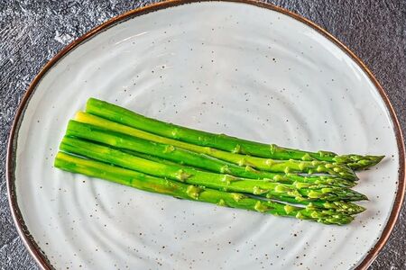 Спаржа на гриле