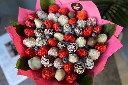 Клубничный букет №7