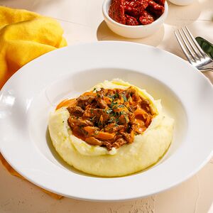 Бефстроганов с пюре