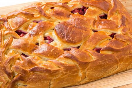 Пирог с брусникой