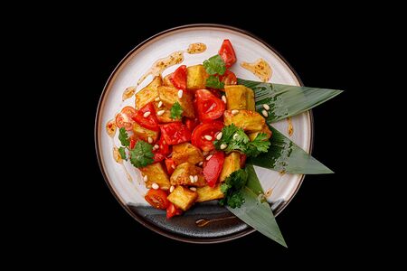 Салат с жареными баклажанами