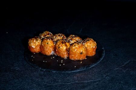 Ролл острый с креветкой и угрем