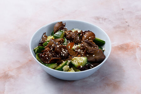 Битые огурцы с грибами муэр