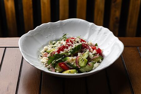 Овощной салат с адыгейской брынзой