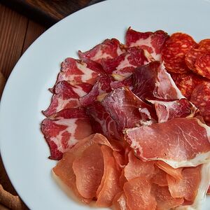 Мясные снеки