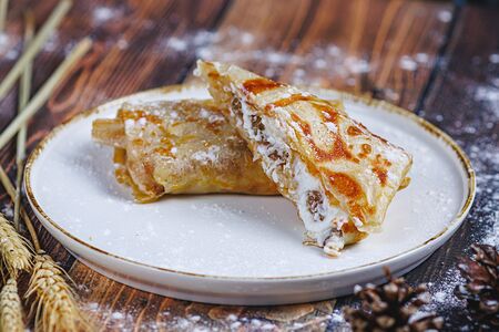 Блин с творожной массой с изюмом