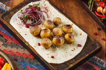 Молодой картофель на углях