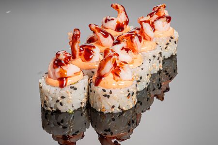 Ролл Эби Кока