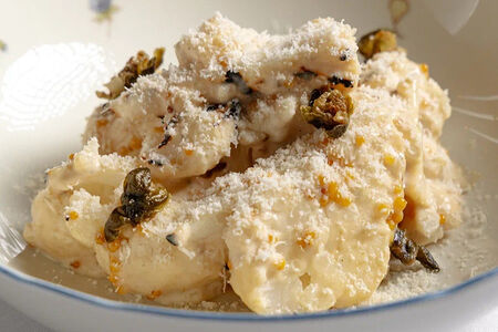 Цветная капуста, соус из тунца