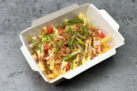 Картофель фри с копченой куриной грудкой