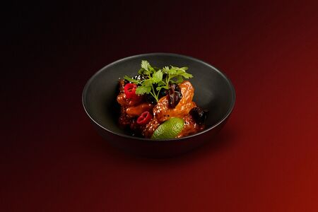 Крылья в соусе Том ям