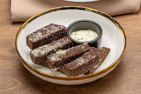 Бородинские гренки с соусом тартар