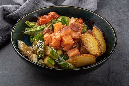 Салат с семгой и картофелем