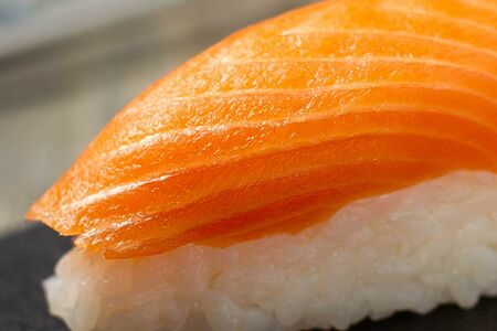 Суши Лосось