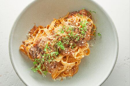 Паста с томленой говяжьей лопаткой