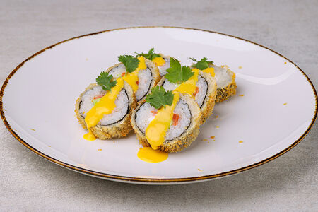 Ролл темпура с лососем и авокадо