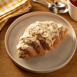 Круассан миндальный