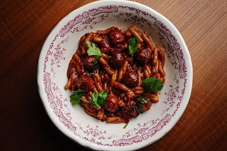 Паппарделле с польпетте в томатном соусе