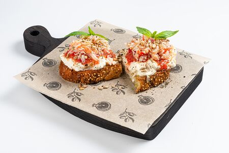 Брускетта с крабом и страчателлой NEW