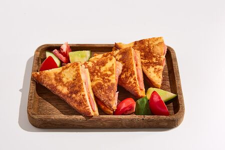 Сэндвич с ветчиной и сыром 