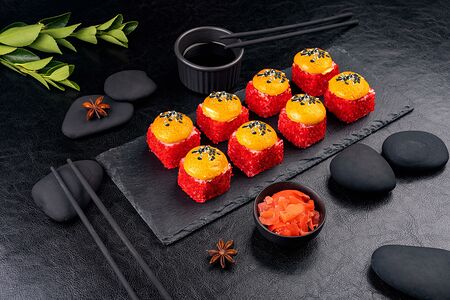 Запечённый ролл Калифорния Хот