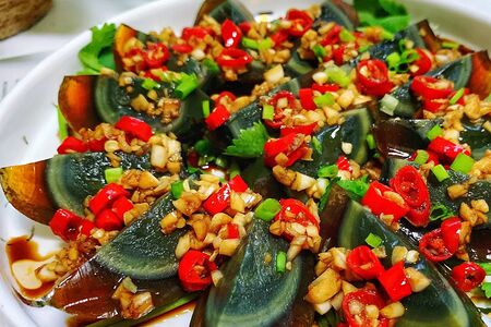 52 Черное яйцо с перцем 