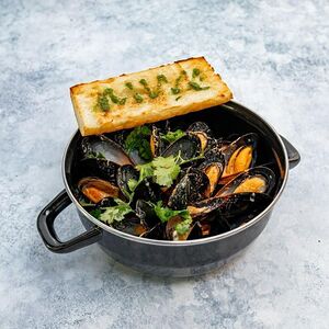 Мидии в соусе том ям