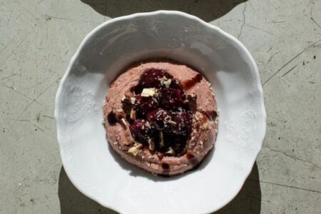 Паштет из куриной печени, копченая вишня 