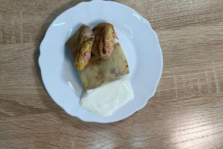 Фаршированные блины с ветчиной и сыром