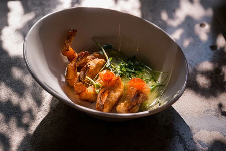 Креветки темпура с соусом васаби