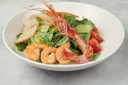 Цезарь с тигровыми креветками