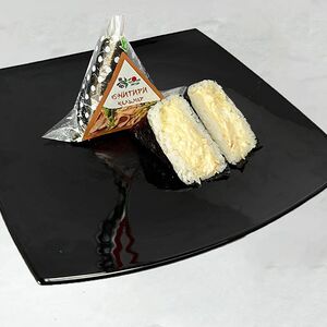 Онигири с кальмаром