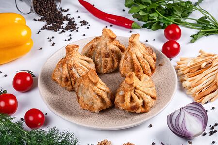 Жареные хинкали со свининой и говядиной