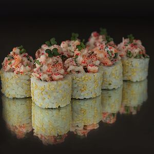 Ролл с тартаром из креветки