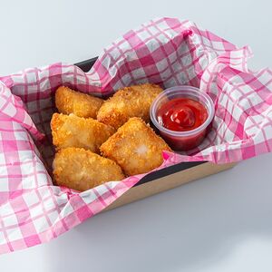 4 домашних наггетса с кетчупом