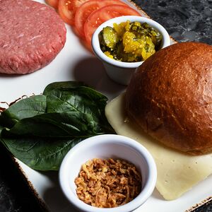 Чизбургер с релишем (сырой)