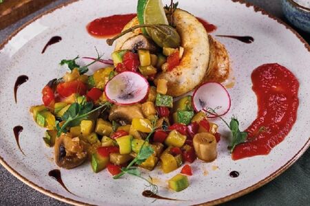 Филе судака c овощами Рататуй