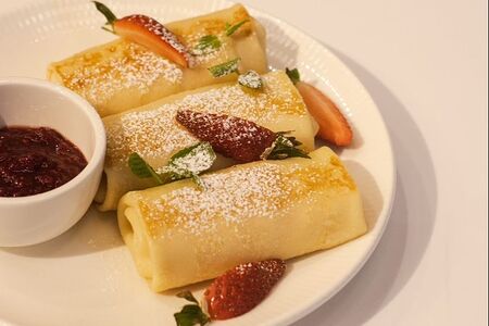 Блинчик с творогом и изюмом 