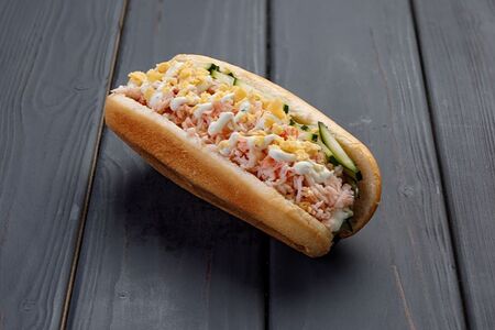 Хот-дог с крабом