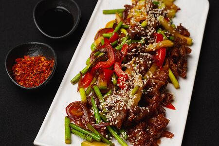 Говядина в устричном соусе