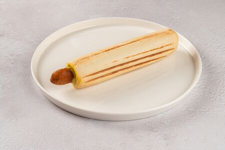 Французский хот-дог с куриной колбаской