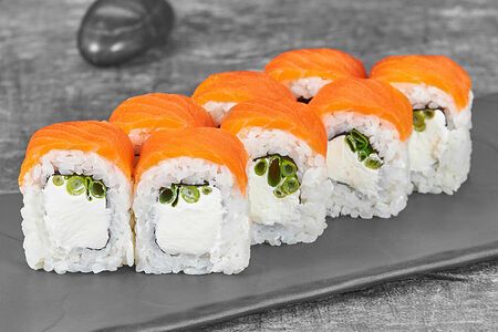 Ролл Филадельфия с луком