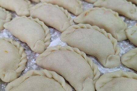 Вареники с капустой свежемороженые