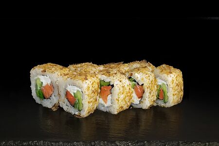 Шикотан с лососем и стружкой тунца