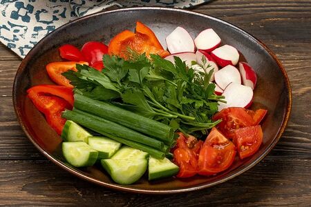 Свежие сезонные овощи