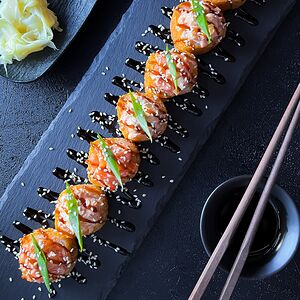 Ролл Темпура с лососем и креветкой